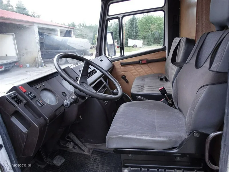 Mercedes-Benz 609 8