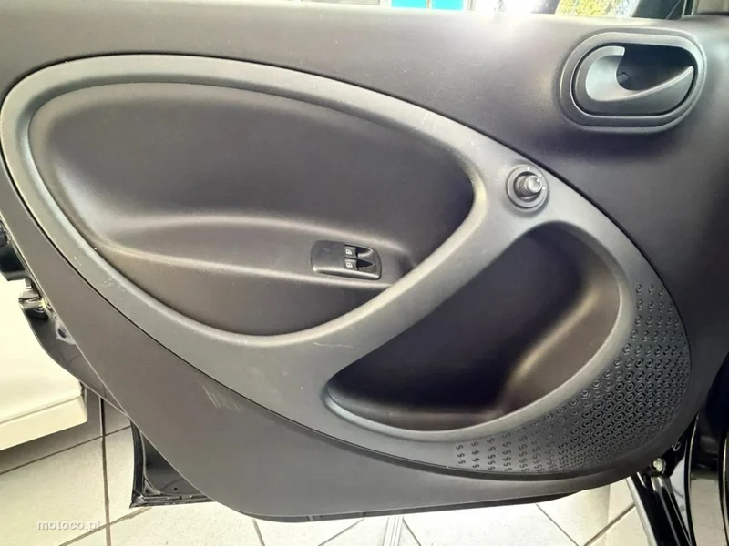 Smart ForFour 19