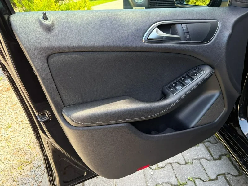 Mercedes-Benz Klasa B W246 B 180 16