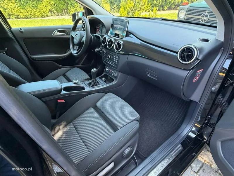 Mercedes-Benz Klasa B W246 B 180 18