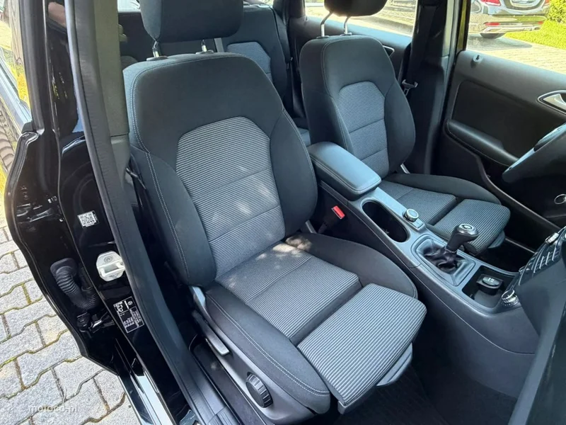 Mercedes-Benz Klasa B W246 B 180 19