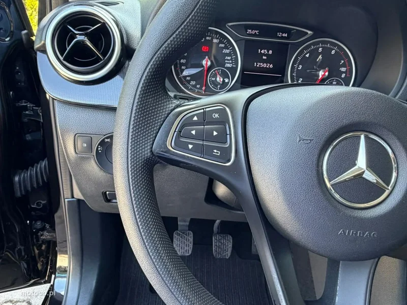 Mercedes-Benz Klasa B W246 B 180 28