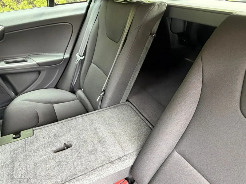 Volvo V60 30