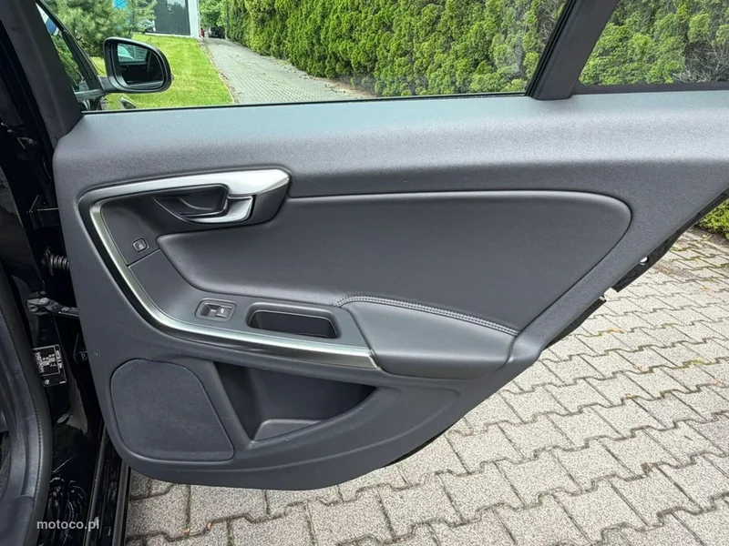Volvo V60 32