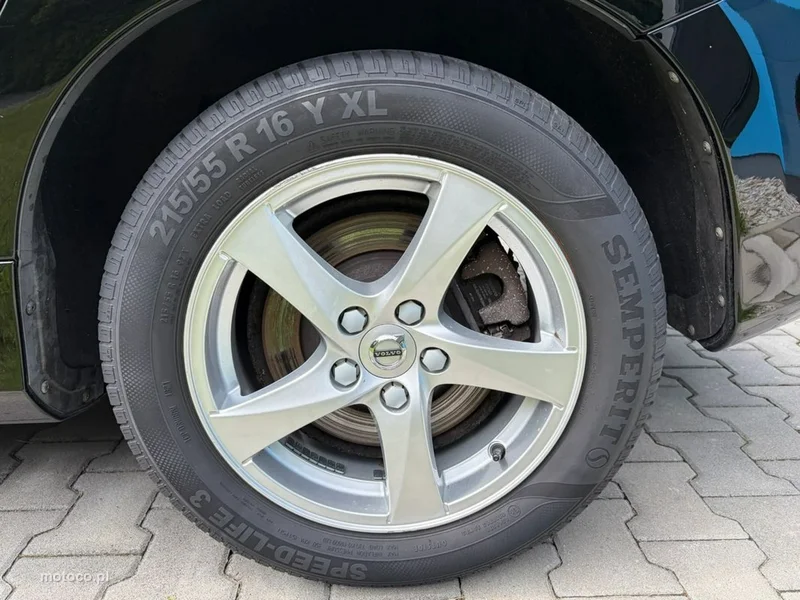 Volvo V60 40