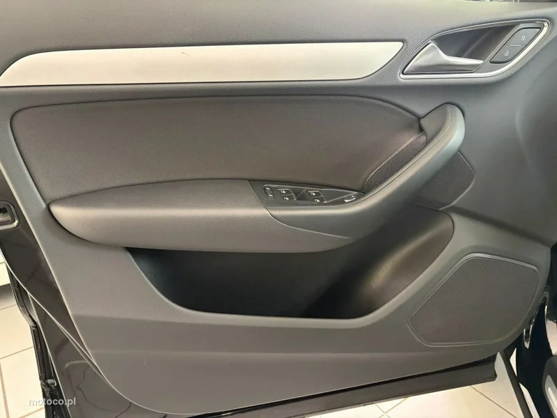 Audi Q3 8U 16