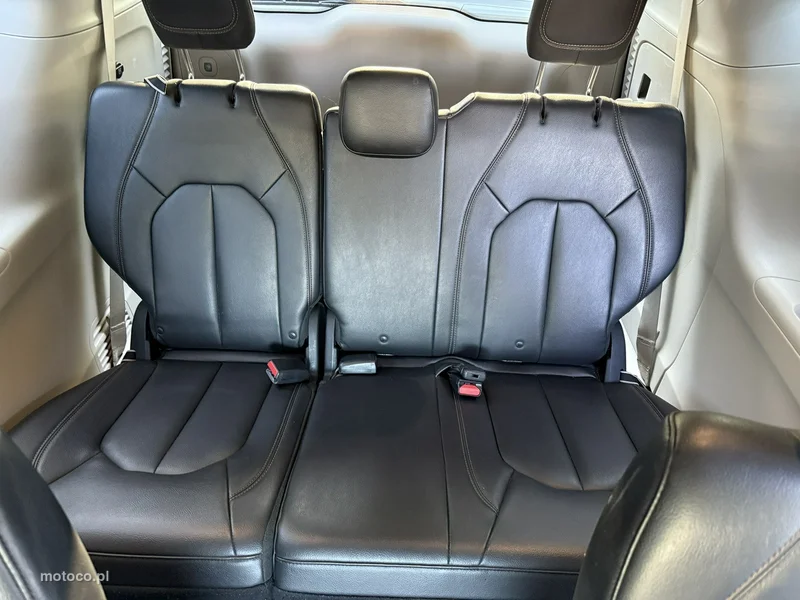 Chrysler Pacifica 13