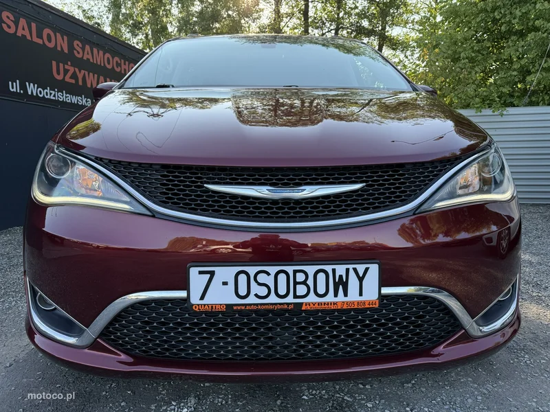 Chrysler Pacifica 3