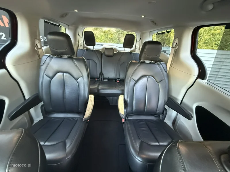 Chrysler Pacifica 23