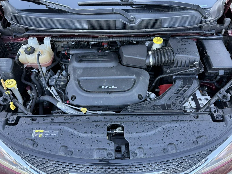 Chrysler Pacifica 25