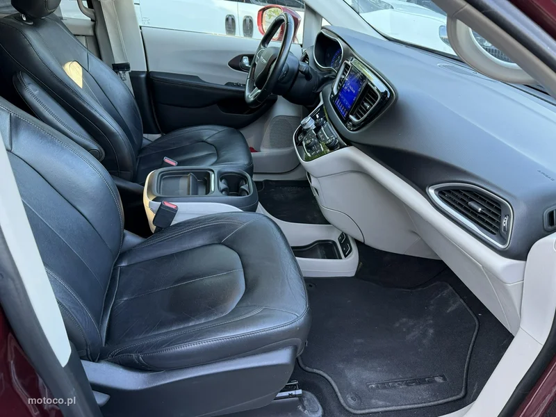 Chrysler Pacifica 26