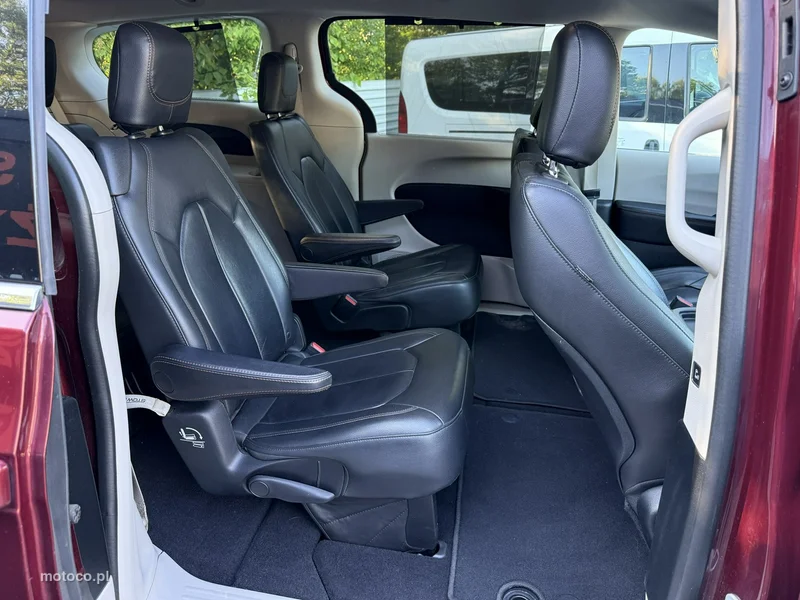 Chrysler Pacifica 27