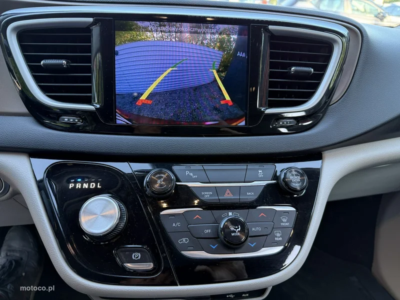 Chrysler Pacifica 29