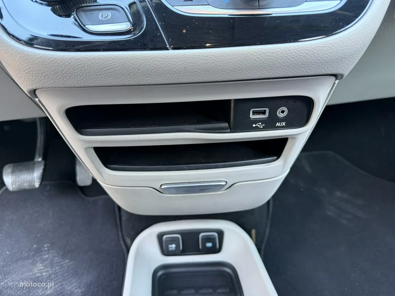 Chrysler Pacifica 31
