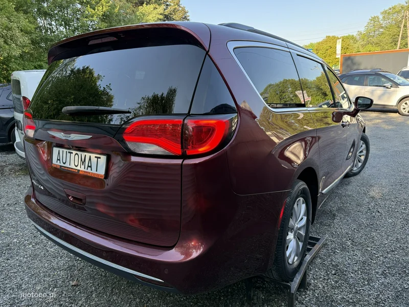 Chrysler Pacifica 7