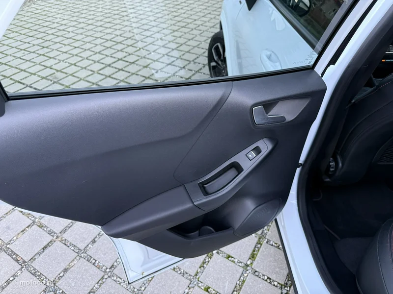 Ford Puma II 32