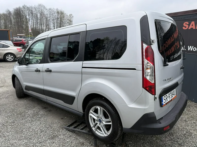 Ford Transit Connect 9
