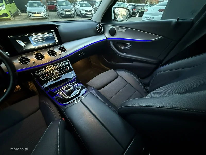 Mercedes-Benz Klasa E W213 E 200 17