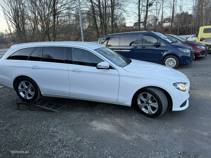 Mercedes-Benz Klasa E W213 E 200 4