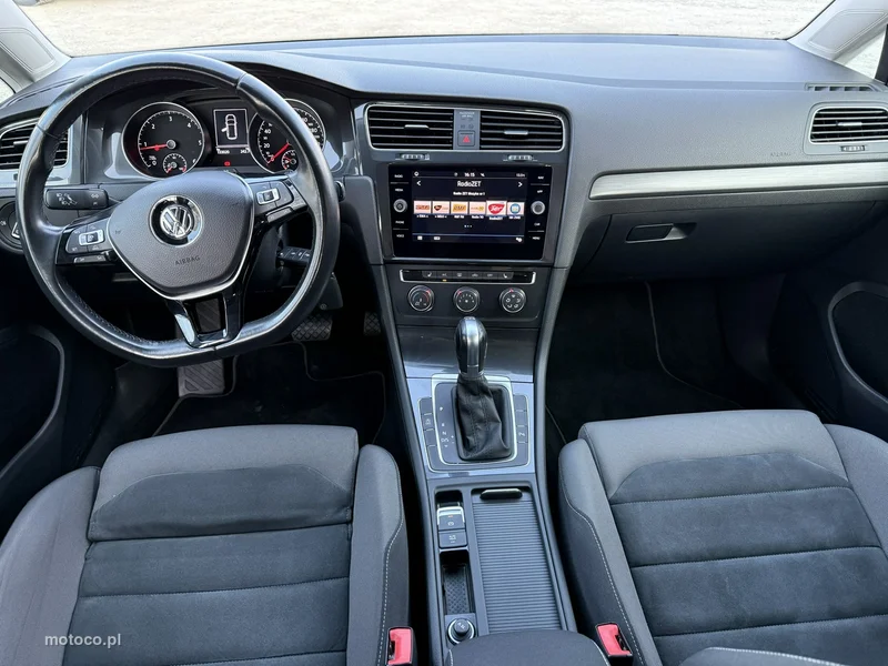 Volkswagen Golf VII 11