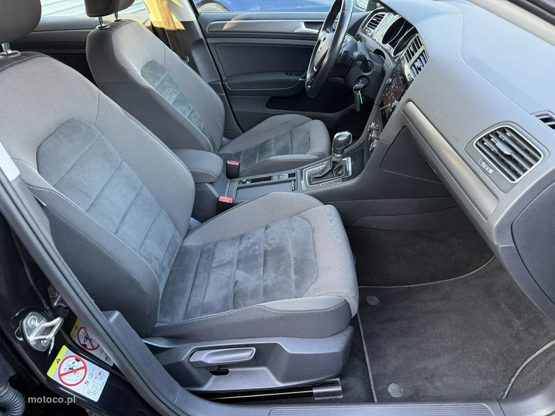 Volkswagen Golf VII 32