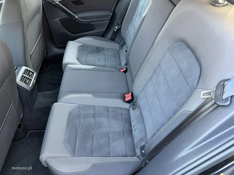 Volkswagen Golf VII 10