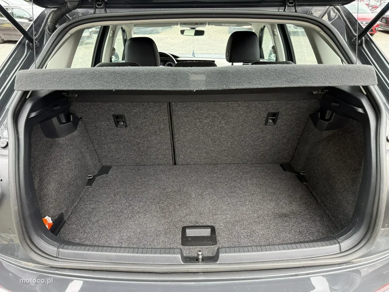 Volkswagen Polo VI AW 12
