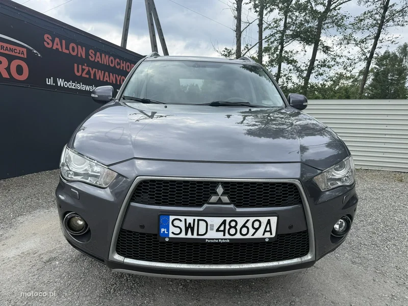 Mitsubishi Outlander 2