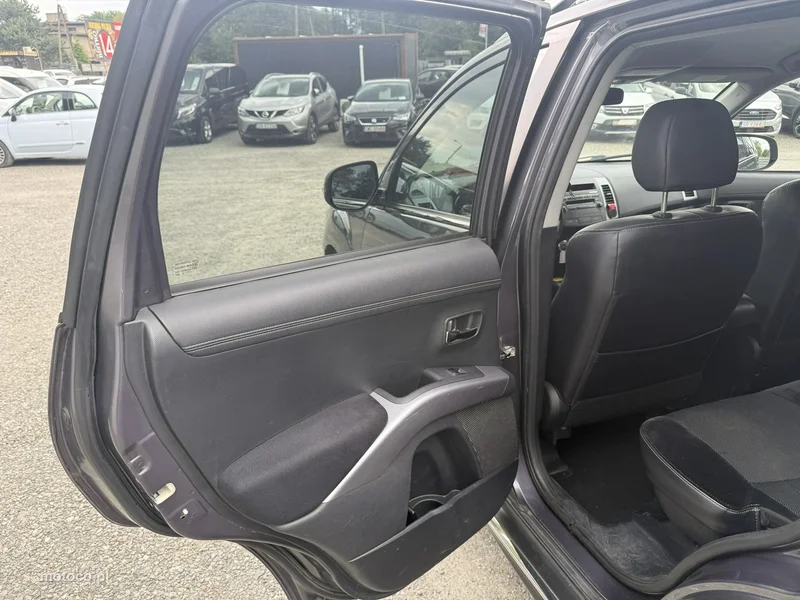 Mitsubishi Outlander 12