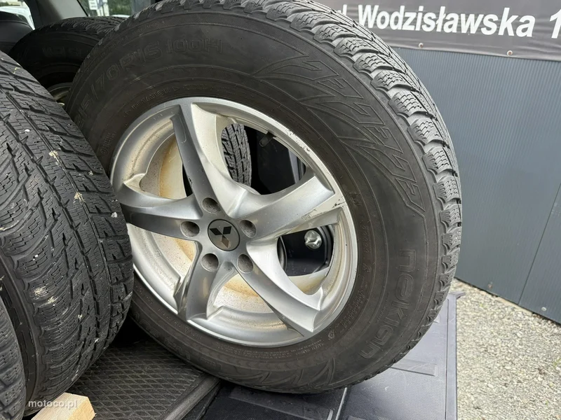 Mitsubishi Outlander 26
