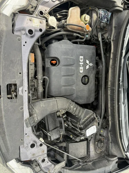 Mitsubishi Outlander 30