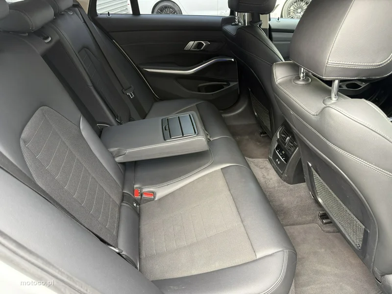 BMW Seria 3 G20 318 32