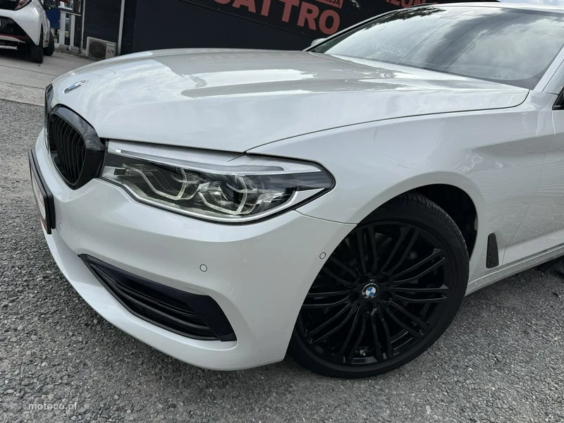 BMW Seria 5 G30 525 11