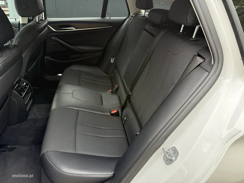 BMW Seria 5 G30 525 12