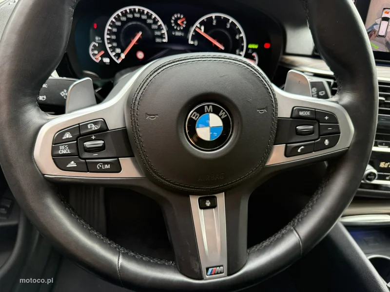 BMW Seria 5 G30 525 33