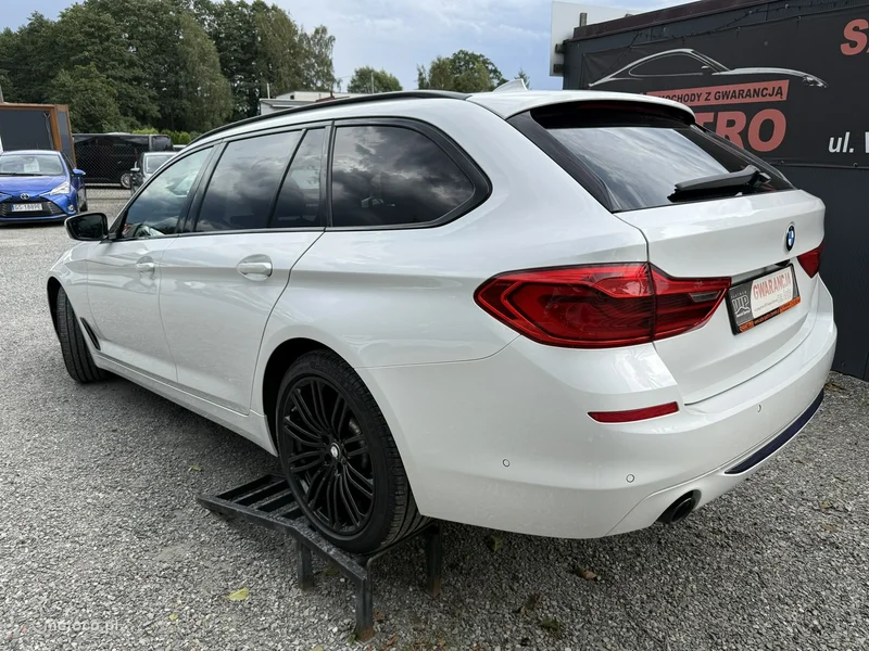 BMW Seria 5 G30 525 9