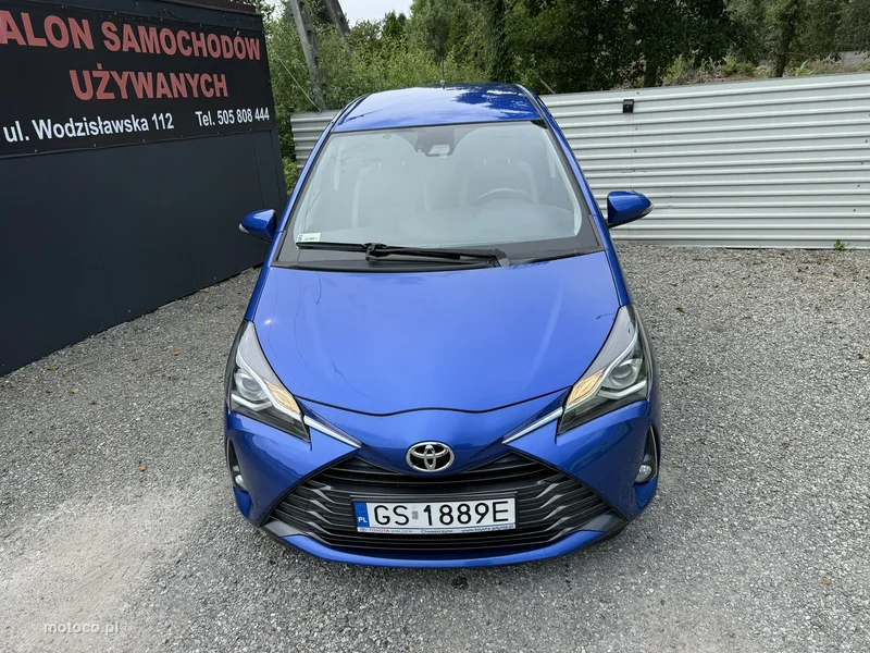 Toyota Yaris XP210 2