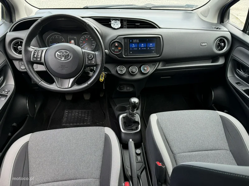 Toyota Yaris XP210 11