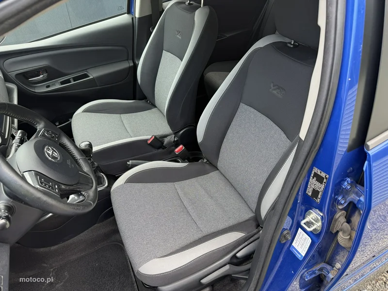 Toyota Yaris XP210 14