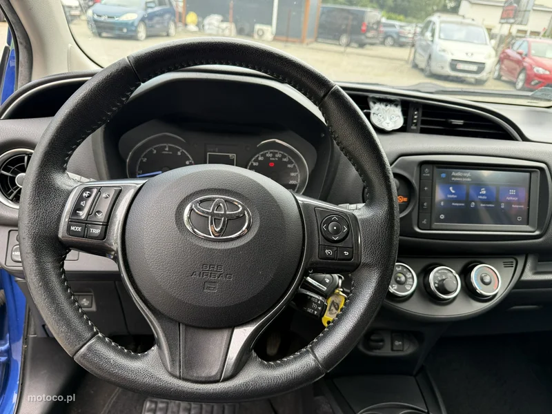 Toyota Yaris XP210 16