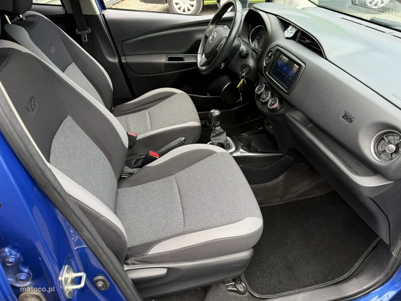 Toyota Yaris XP210 23