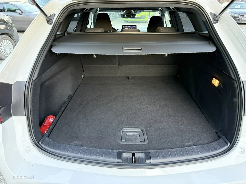 Toyota Corolla E210 19