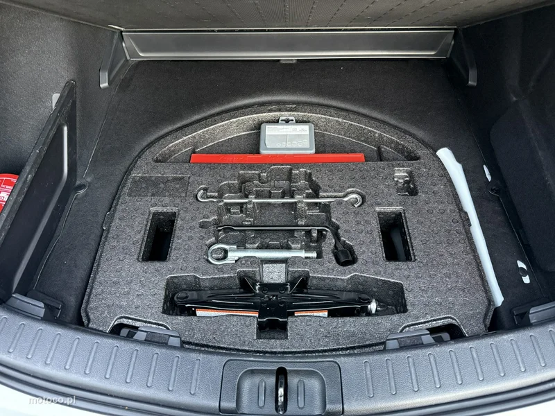Toyota Corolla E210 20