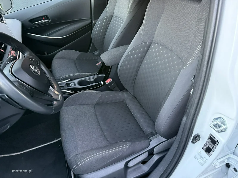 Toyota Corolla E210 23