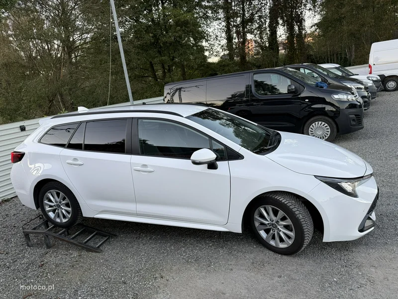 Toyota Corolla E210 6