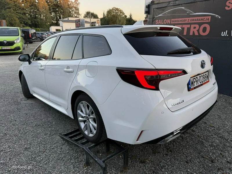 Toyota Corolla E210 9