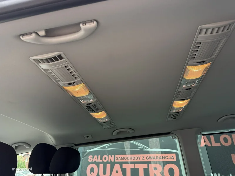 Volkswagen Multivan 14