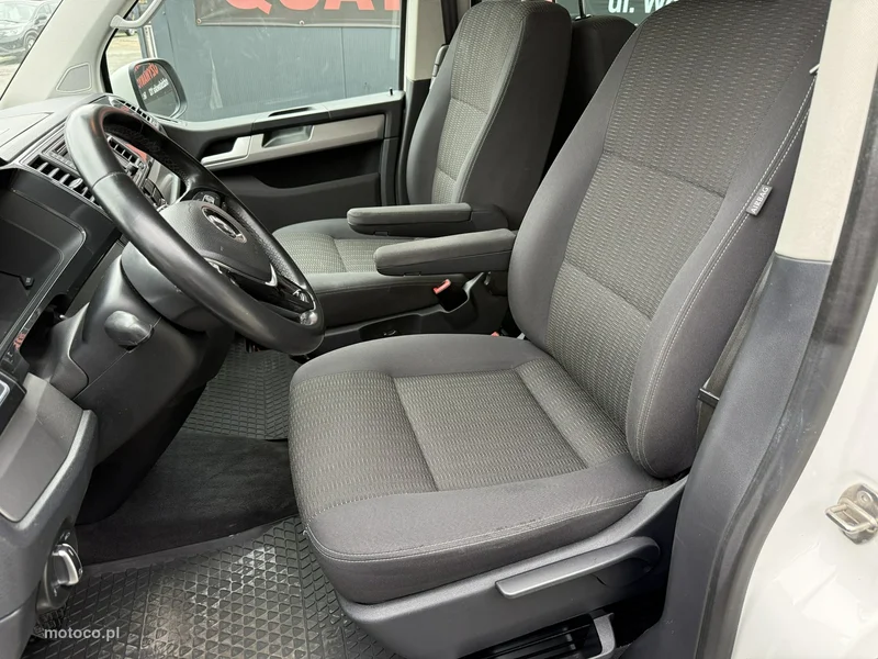 Volkswagen Multivan 23