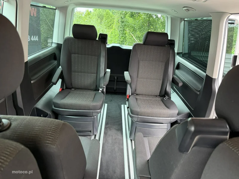 Volkswagen Multivan 32