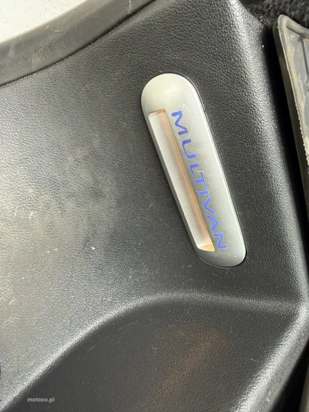 Volkswagen Multivan 36